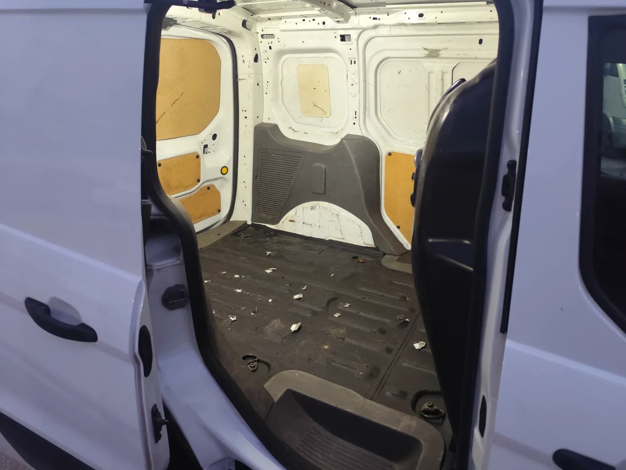 Ford Transit Connect 200 1.5 TDCi 100CV PC Furgone Trend 2ªs — foto 2