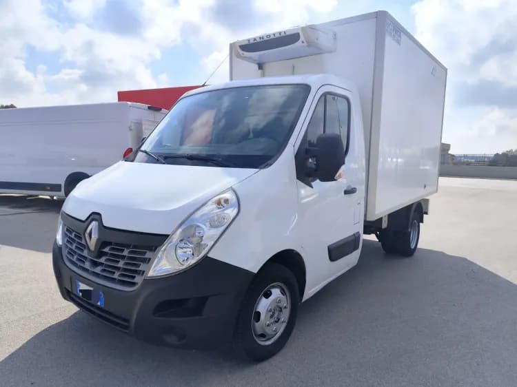 33-renault-master-01.webp