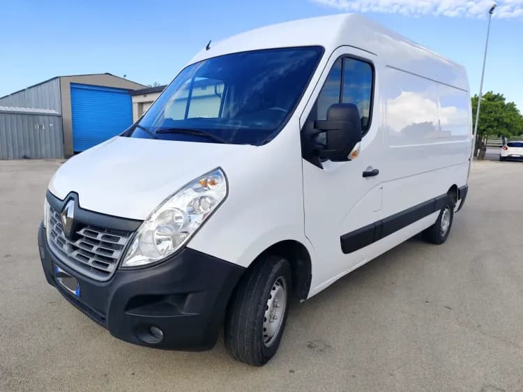 57-renault-master-01.webp