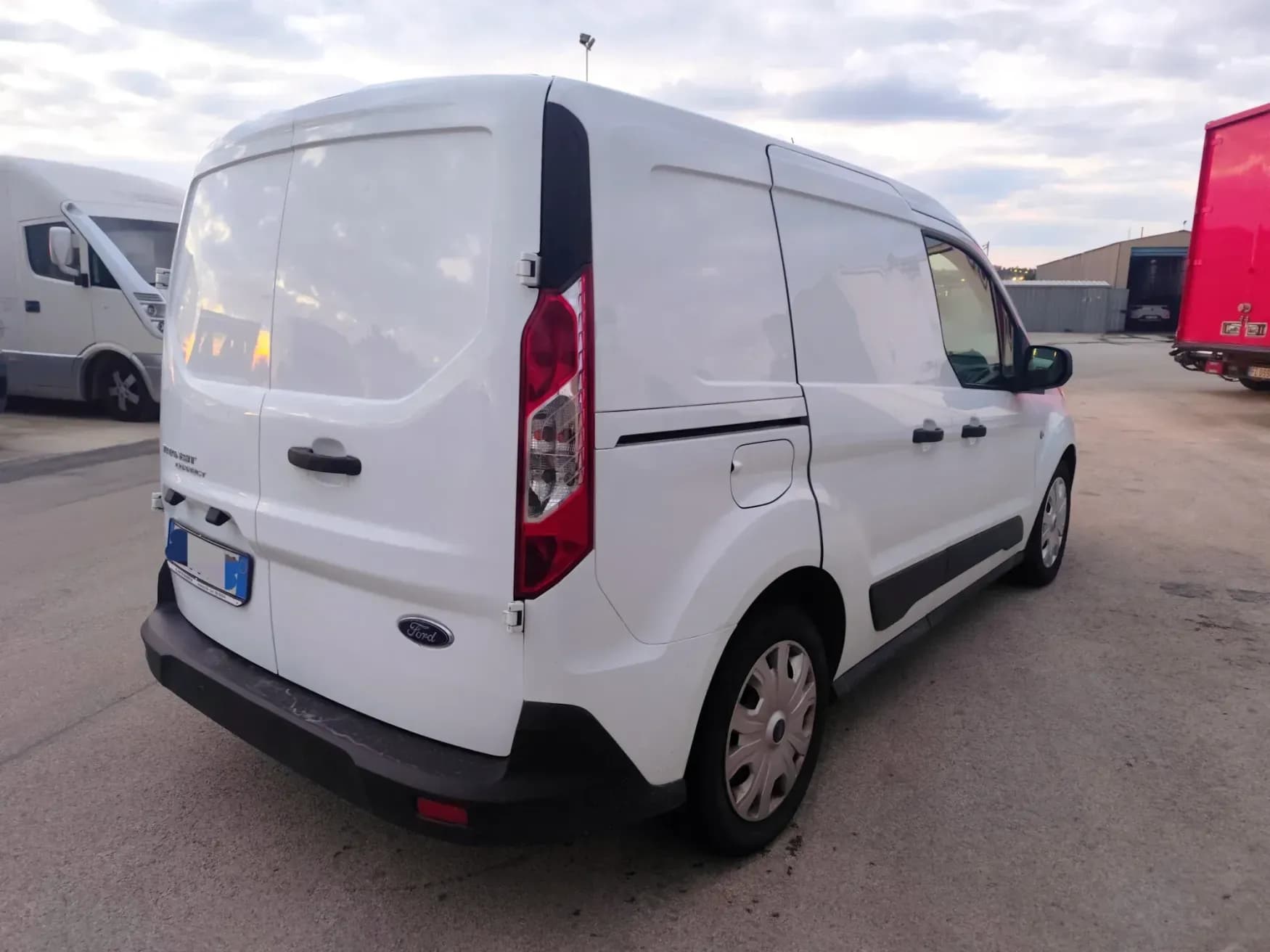 Ford Transit Connect 200 1.5 TDCi 100CV PC Furgone Trend 2ªs — foto 3